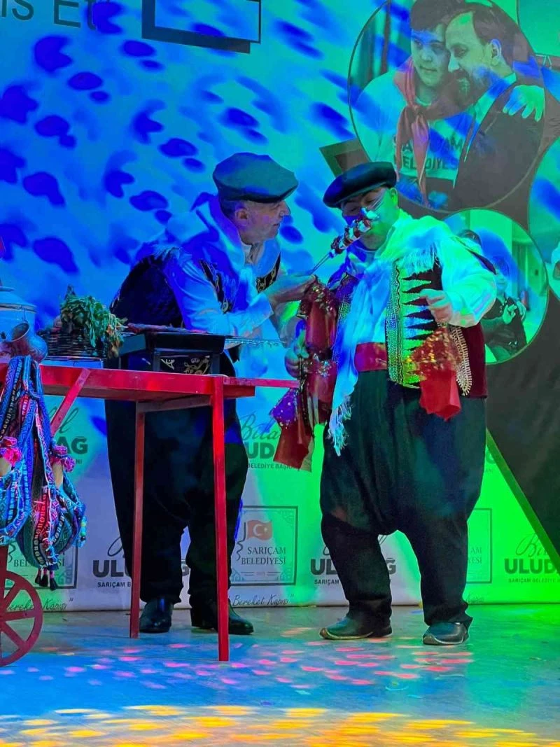 Adanalı kebapçı, engelli çocukları eğlendirdi
