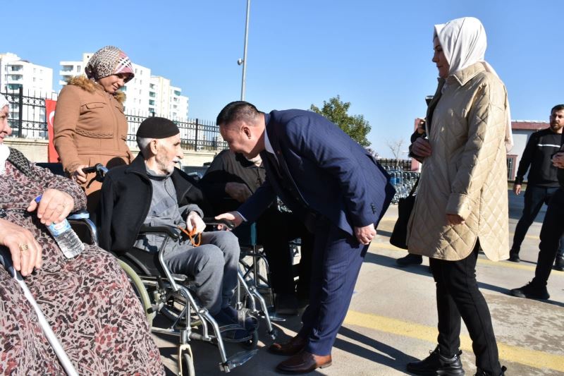 Bağlar Belediyesi, 25 engelli vatandaşa tekerlekli sandalye desteğinde bulundu
