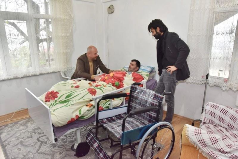Başkan Togar’dan engellilere tekerlekli sandalye teslimi
