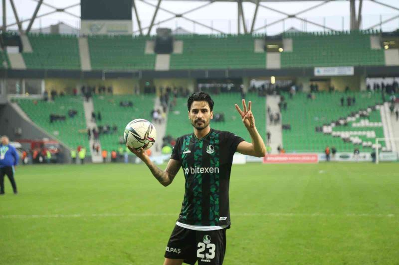 Sakaryaspor’u şampiyonluğa taşıyan oyuncu bu sene takımdan gönderildi