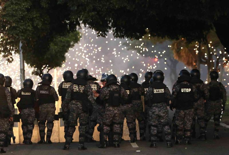 Bolivya’da muhalefet liderinin destekçileriyle polis arasında çatışma
