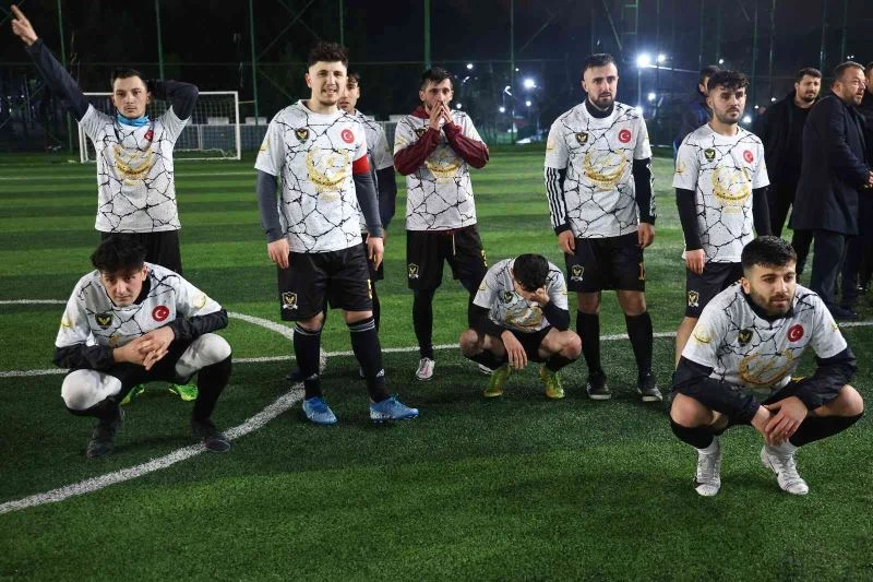 Sokak Ligi’nin finalinde eski hakem Ahmet Çakar düdük çaldı
