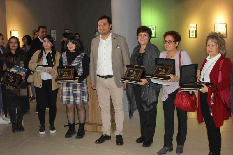 Başkan Çakın, ’Ekslibris’ yarışması kazananlarına ödüllerini verdi
