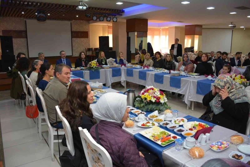 “Gönül Bağı” projesi çerçevesinde özel eğitim öğrenci velilerine yönelik kahvaltı etkinliği gerçekleştirildi
