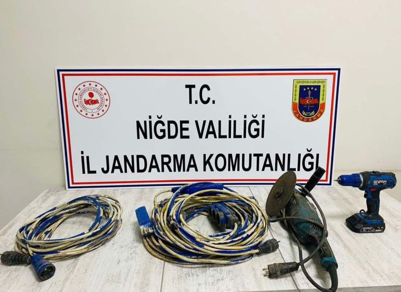 Hırsızlar Jandarma Dedektiflerinden Kaçamadı
