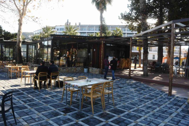 Kemer’in buluşma noktası ‘Deniz Kafe’ yenilendi
