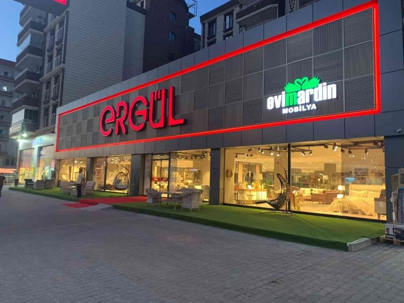 Mardin’de mobilya mağazasından 14 Şubat Sevgililer Günü özel indirimi
