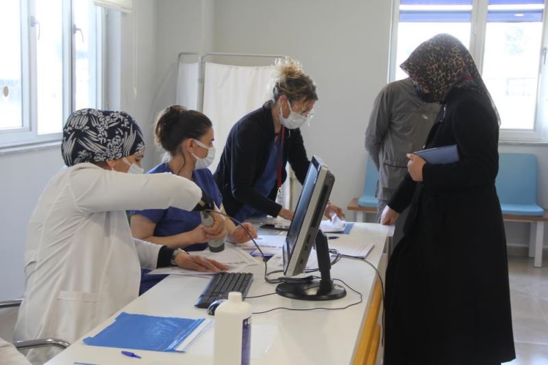Samsun’da yerli aşıya yoğun ilgi: 3 günde bin 52 kişi ’Turcovac’ aşısı oldu
