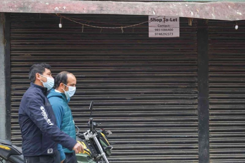 Nepal’de salgının etkisiyle turistik Thamel bölgesi sessizliğe gömüldü
