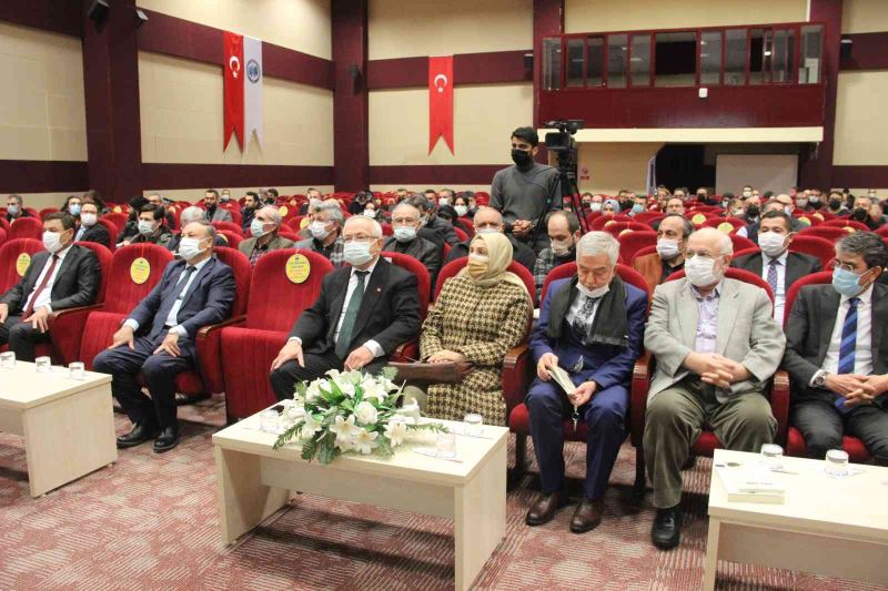 KMÜ’de 2021 Yunus Emre ve Türkçe Yılı değerlendirme toplantısı yapıldı
