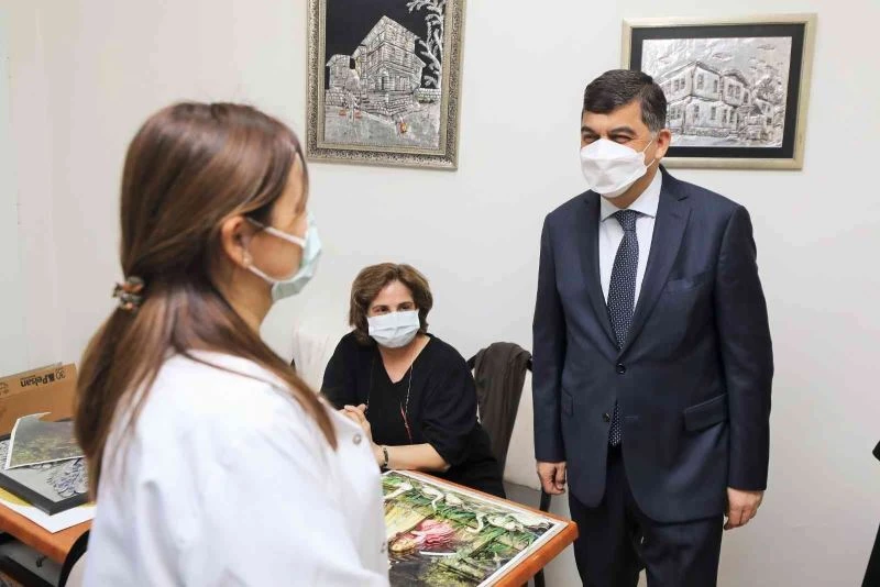 Bakbak ile Fadıloğlu, el emeği eserleri incelediler
