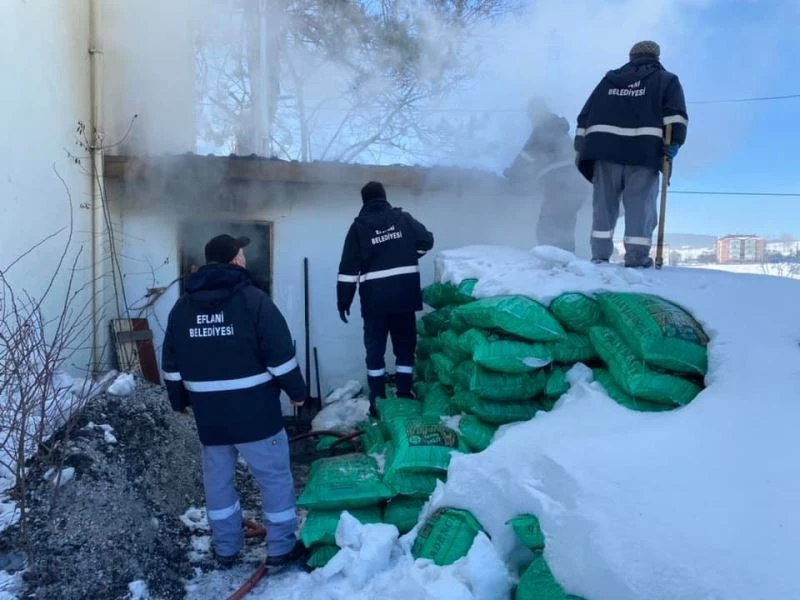 Eflani ilçesinde 2 yangın büyümeden söndürüldü

