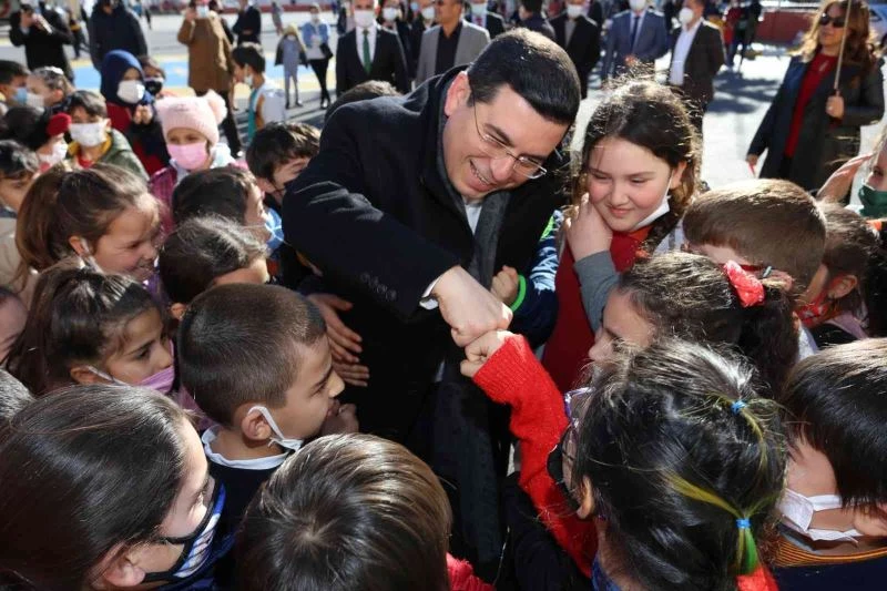 Başkan Tütüncü: “Bir kütüphane onlarca hayat demektir”
