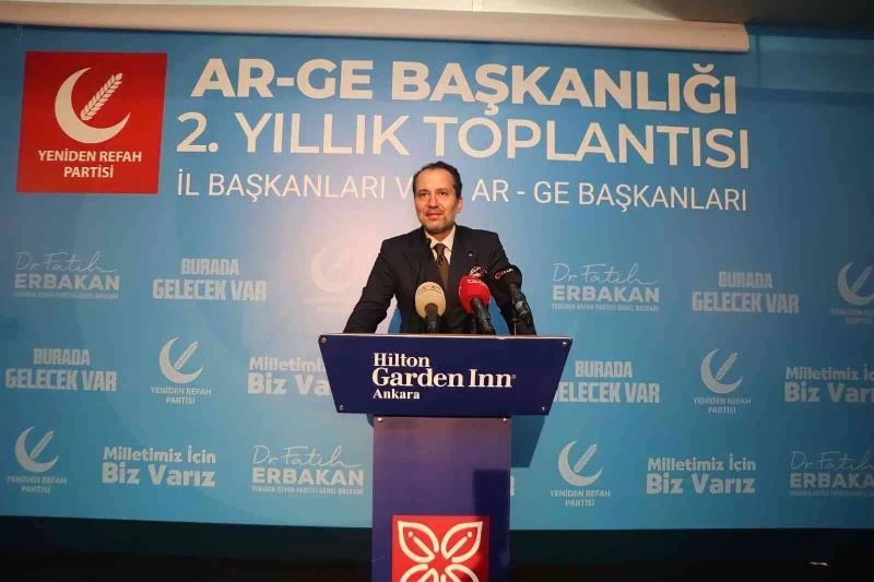 YRP Lideri Erbakan AR-GE toplantısında partililerle buluştu
