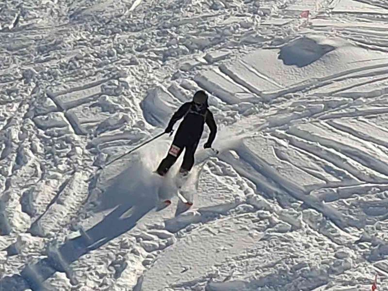 Gençler ve Büyükler Dağ Kayağı Türkiye Şampiyonası Rize’de düzenlendi
