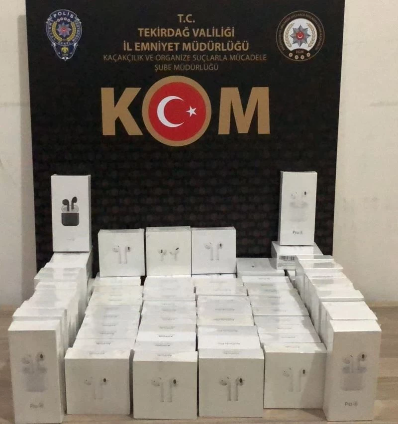 Tekirdağ’da şüpheli araçtan 80 adet kaçak kulaklık çıktı
