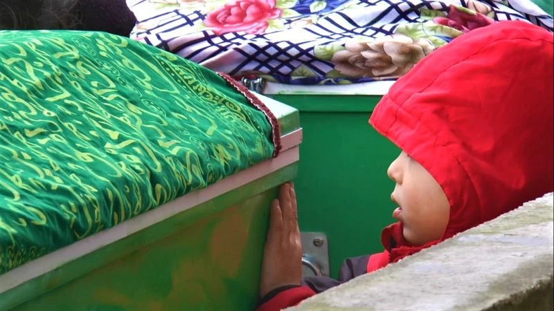 Otomobilin içinde kurşunlanarak katledilen iki kadın son yolculuğuna uğurlandı
