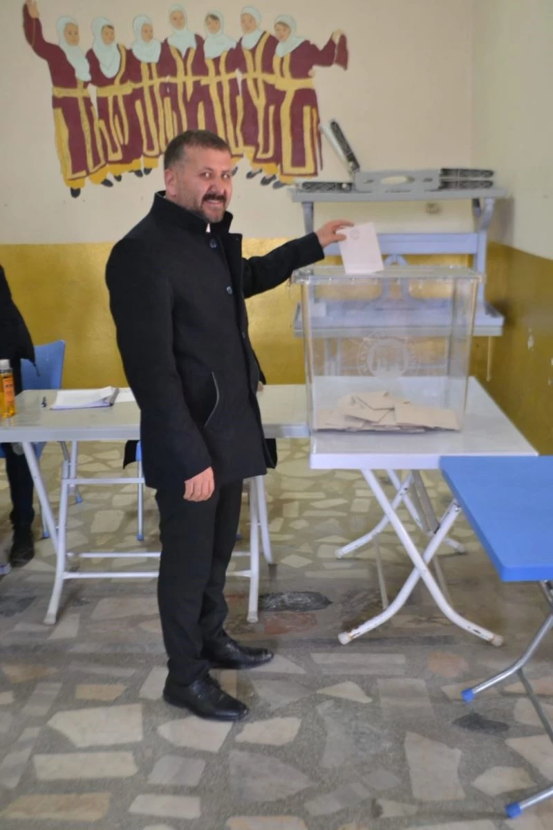 Akbulut, Narman Esnaf ve Sanatkarlar Odası başkanı seçildi
