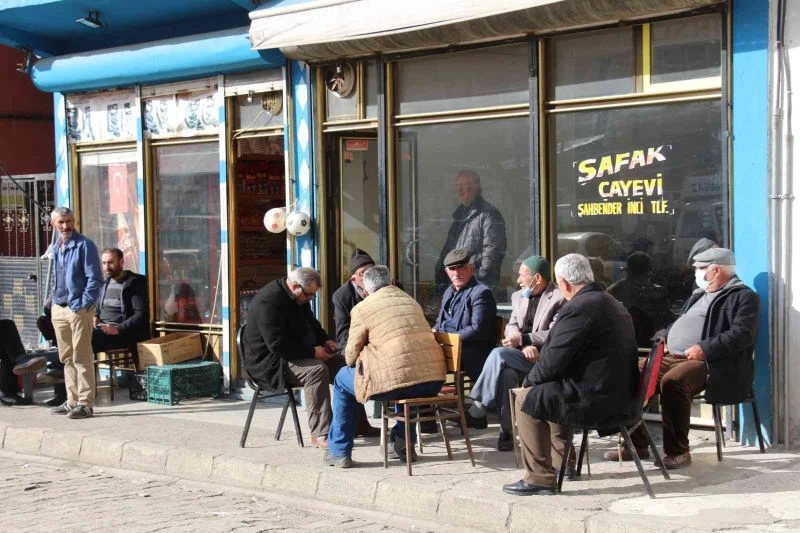 Oltulular kış ortasında baharı yaşıyorlar
