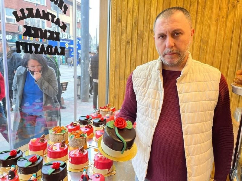 Sevgililer Günü pastalarını soran var alan yok
