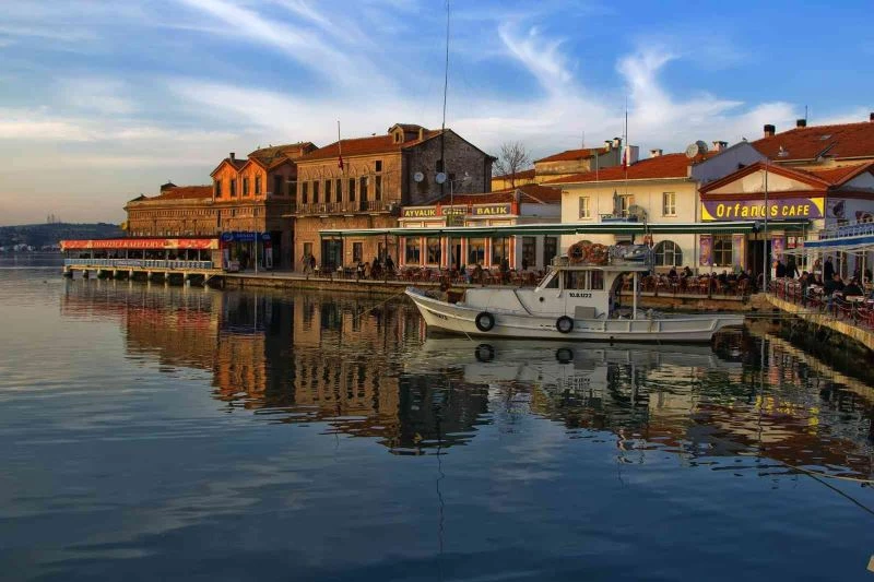 Ayvalık ve Girne kardeş şehir oldu
