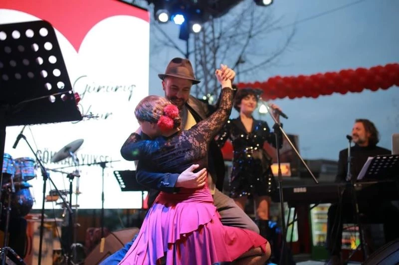 14 Şubat Sevgililer Günü, Kartal’da festival coşkusuyla kutlandı
