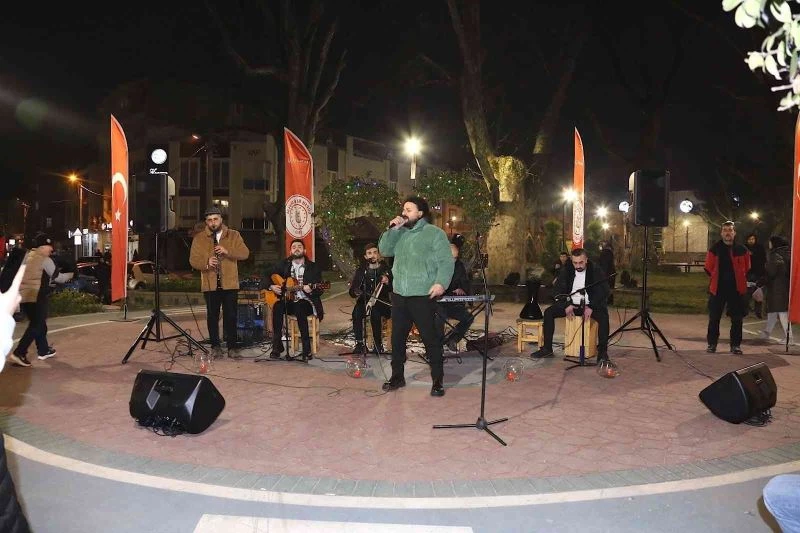 Sevgililer Gününde Gürsu’da kalpler müzikle ısındı
