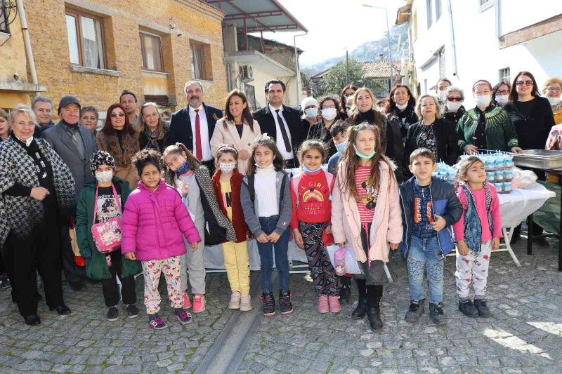 Söke Kent Konseyi Kadın Meclisi’nden “Sevgi Aşı” etkinliği
