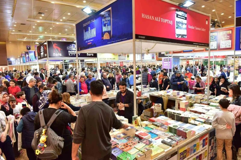 4. Kepez Kitap Fuarı kapılarını aralıyor
