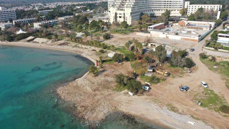 Başkan Atabay, “Kaçak yapıların yıkımıyla bir buçuk kilometre uzunluğunda sahil Didim’e kazandırılacak”
