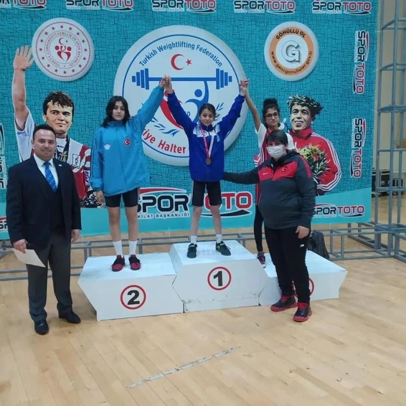 Pursaklar Belediyesi, spor yatırımların meyvesini almaya devam ediyor
