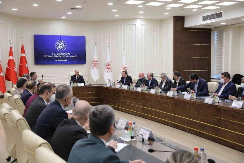 Bakan Bilgin’den ’3600 ek gösterge’ açıklaması: “Beklentileri karşılayacak bir düzenleme yapmakta kararlıyız”
