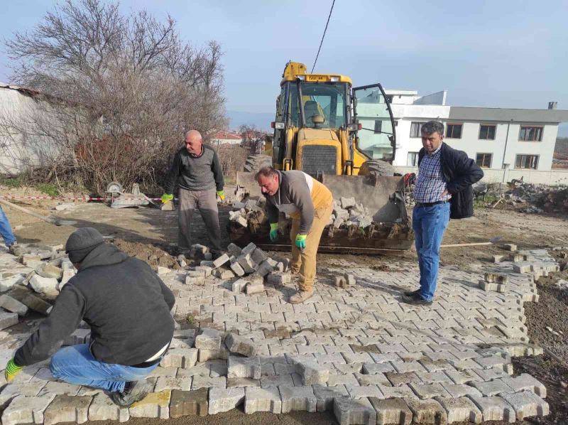 Börezli Mahallesi’nde yol çalışmaları devam ediyor
