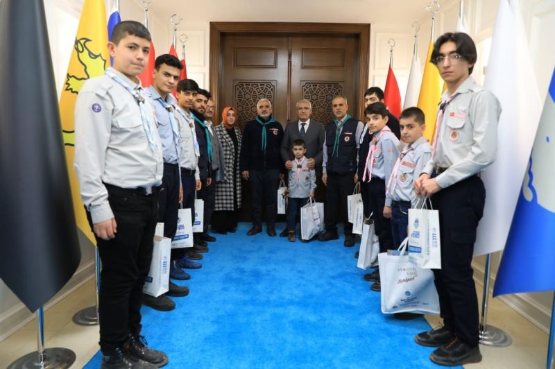 İzcilerden Başkan Güder’e ziyaret
