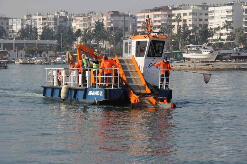 Mersin’de bir yılda denizden çıkan çöp dudak uçuklatıyor
