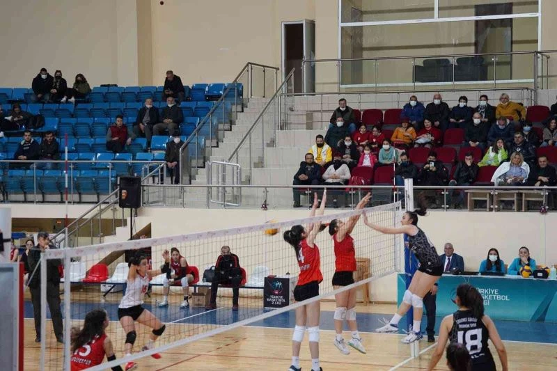 Filenin şimşekleri ligin son maçında 3-0’lık mağlubiyetle sahadan ayrıldı
