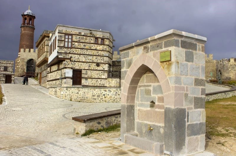 Büyükşehir ecdat yadigârı çeşmeleri baştan aşağı restore ediyor
