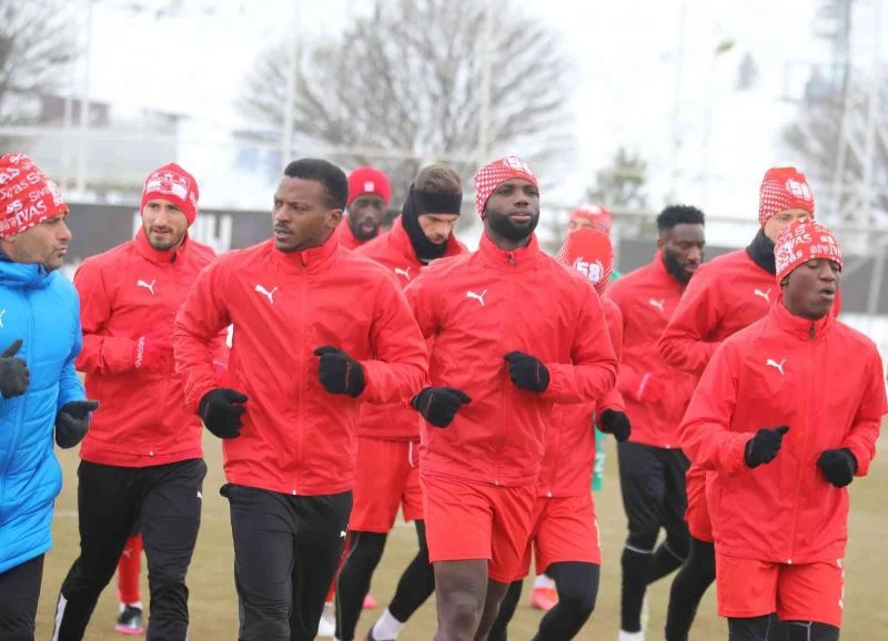 Sivasspor, Karagümrük maçına 3 puan parolasıyla hazırlanıyor
