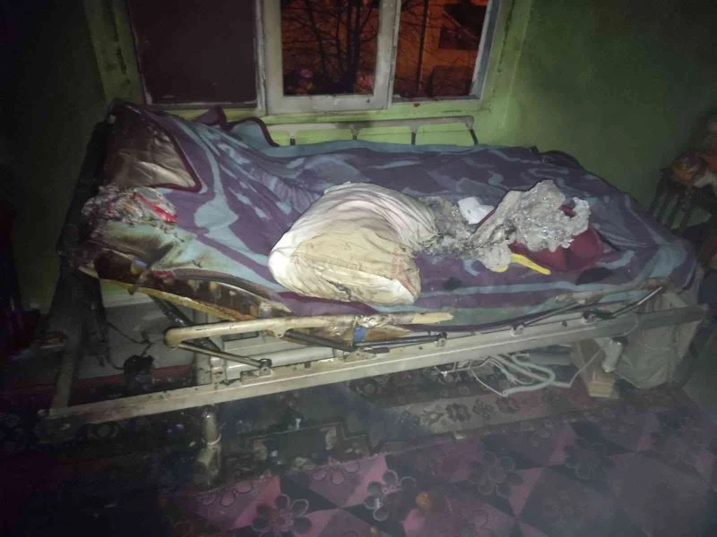 Soba yakmak için kullanılan benzin evde patlamaya neden oldu
