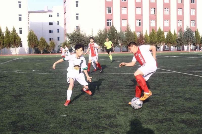 23 Nisan Futbol Turnuvası 101 takımla başladı
