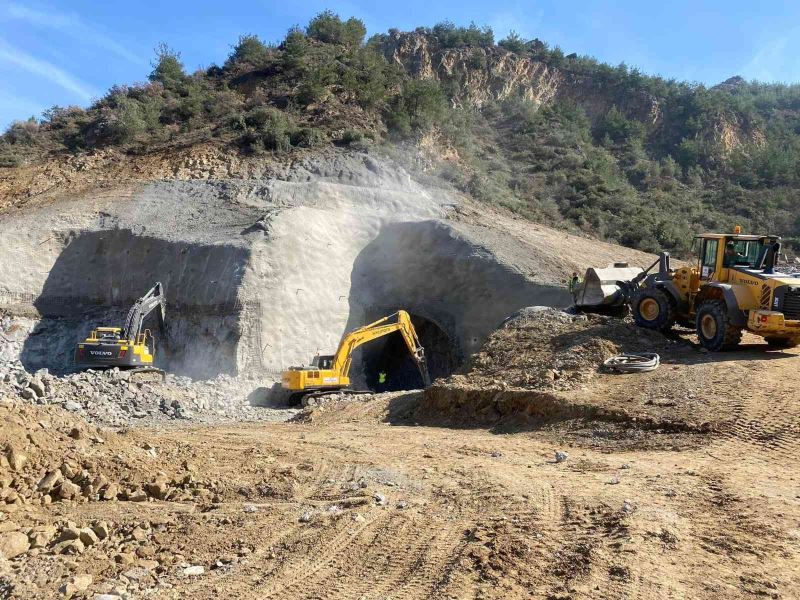 Osmaneli-Yenişehir-Bursa-Bandırma YHT hattı çalışmaları son sürat devam ediyor
