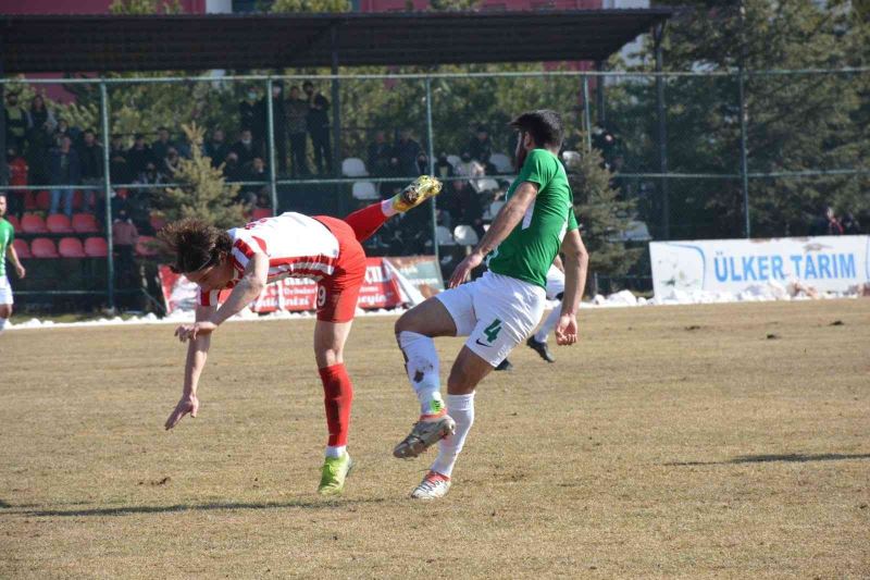 Şuhut Belediye Hisarspor, Emirdağ Spor’a 4-1 mağlup oldu
