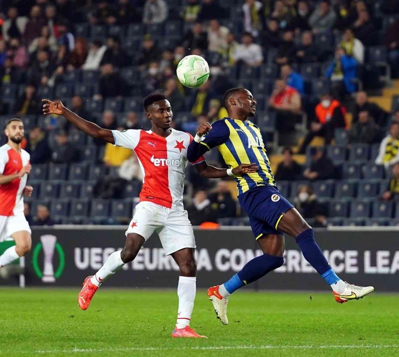 UEFA Avrupa Konferans Ligi: Fenerbahçe: 0 - Slavia Prag: 1 (İlk yarı)
