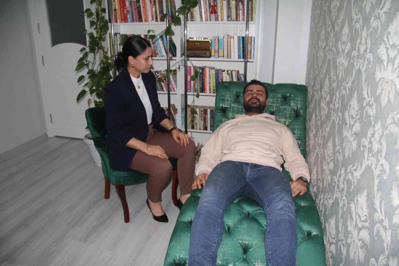 Kişisel gelişim uzmanları geçimsiz çiftlerin hayatına dokunuyor
