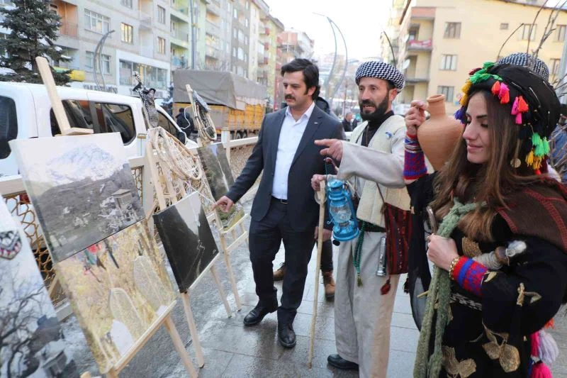 Kurduğu stantta Hakkari’nin kültürünü tanıttı

