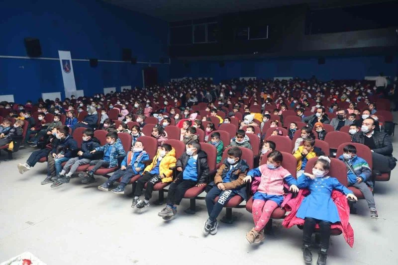 By Mıstık Show çocuklar için perdelerini açmaya devam ediyor
