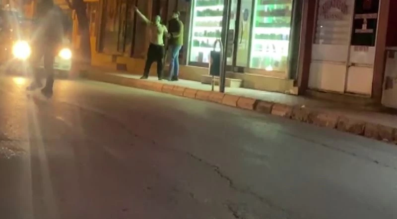 Husumetli olduğu iş adamını vurdu, 2 kişiyi satırla yaraladı
