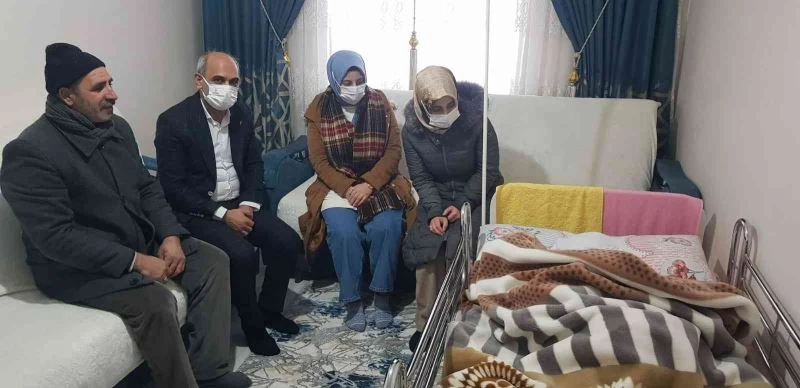 Solhan’da yaşlı vatandaşa anlamlı ziyaret
