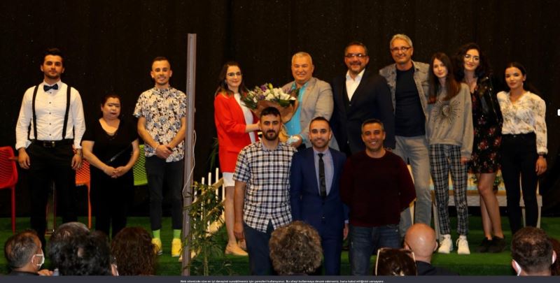 Bakan Çavuşoğlu’ndan ALTSO Tiyatro Kulübü’ne tebrik
