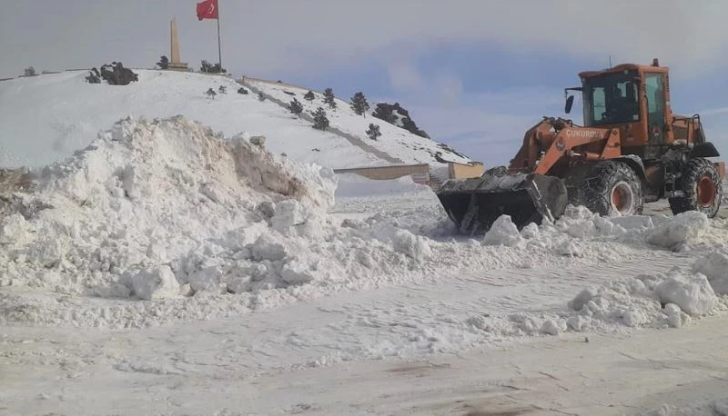 Şehitlere saygı yürüyüşü için Kop Dağı’nın yolları açılıyor
